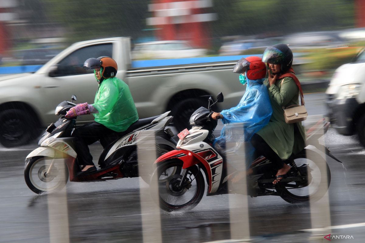 Cara Mengatasi Knalpot Mobil yang Mengeluarkan Asap Putih